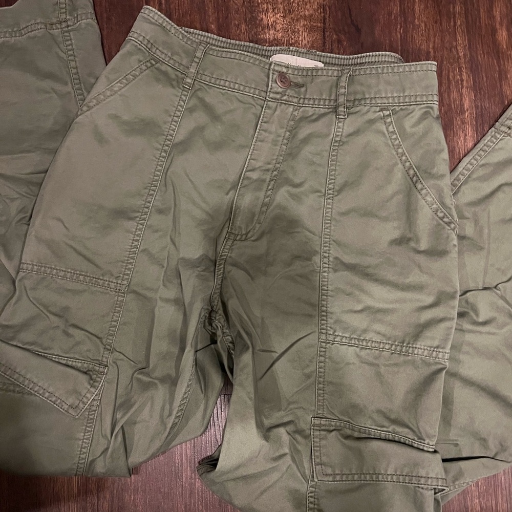 Woman’s Relaxed Cargo Abercrombie Pants